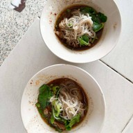 เมนูของร้าน ก๋วยเตี๋ยวเรือ (ป้าเล็ก) เจ้าเก่า