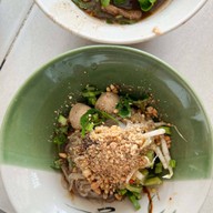 เมนูของร้าน ก๋วยเตี๋ยวเรือ (ป้าเล็ก) เจ้าเก่า