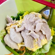 สุกี้รสเด็ด ก๋วยเตี๋ยวซี่โครงหมู