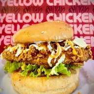 Yellow Chicken & Saicafelopburi ซอยโรงเรียนบรรจงรัตน์ (ประถม)