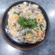 เมนูของร้าน ปิ่นเกล้าหัวปลาหม้อไฟ ต้มยำ ยำ ข้าวผัดปู ปิ่นเกล้า