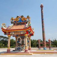 พุทธสมาคมสิงห์บุรีสงเคราะห์พ้งไล้ซาจับเซียว (เช็งบู้ตั่ง) สำนักงานใหญ่ ศูนย์กู้ภัยสิงห์บุรี พ้งไลัเกาะ 30