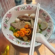 นายย้ง ทรงวาด ก๋วยเตี๋ยวลูกชิ้นปลา .