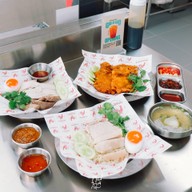 ข้าวมันไก่กับไข่ ข้าวมันไก่กับไข่