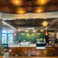 Mia Cafe’ & Restaurant มีอา คาเฟ่ แอนด์ เรสเตอรองท์