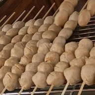 ลูกชิ้นปิ้ง BOWBALLBOX by โกเหนียว (สะเด่าโฮก!!) สลัด แหนมเนือง เมี่ยง