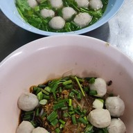 เมนูของร้าน เจ๊โช ก๋วยเตี๋ยวลูกชิ้นหมูน้ำใส จอมทอง16