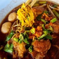 เมนูของร้าน ก๋วยเตี๋ยวลุงหนั่น รัชดาภิเษกซอย18