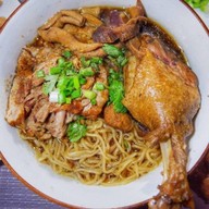 ก๋วยเตี๋ยวไก่คุณนาย
