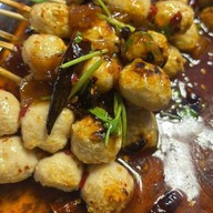 กินอิ่ม ลูกชิ้นทอด/ส้มตำ/ข้าวหมูทอด