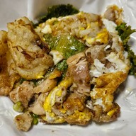 เมนูของร้าน ก๋วยเตี๋ยวคั่วไก่ สวนมะลิ (เจ๊เค็ง เจ๊งิ้ม) ยศเส