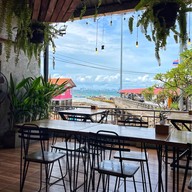Pookai Cafe & Restaurant เกาะล้าน