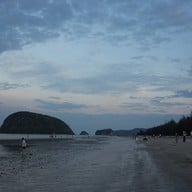 บรรยากาศ ตลาดลงเล หาดสามร้อยยอด