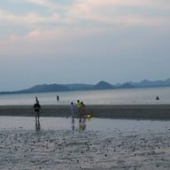 บรรยากาศ ตลาดลงเล หาดสามร้อยยอด