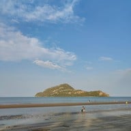 บรรยากาศ ตลาดลงเล หาดสามร้อยยอด