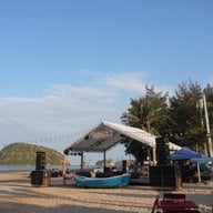 บรรยากาศ ตลาดลงเล หาดสามร้อยยอด