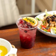 greenmine | steak • salad • coffee สี่แยกคลองตัน