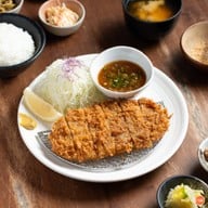 Bekku Tonkatsu BTS สนามเป้า