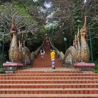 บรรยากาศ วัดพระธาตุดอยสุเทพราชวรวิหาร