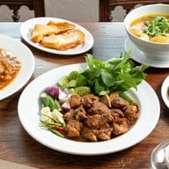 บ้านพี่เล็ก พระราม 9