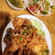 เมนูของร้าน เฮียต้อมคั่วพริกเกลือ(หลังวัดสวนดอก)