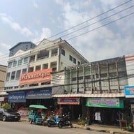 หน้าร้าน พรเทพ อาหารเช้า สาขา 1  ถ.ศรีเทพ