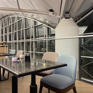 Kyra Lounge Gate 40