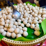 เมนูของร้าน โกลัน ลูกชิ้นหมูปั้นสดเงินล้าน สาขา 2 ตลาดนัดกรมการแพทย์