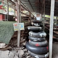 บรรยากาศ ร้านป้ามะลิ น้ำตกริมทาง