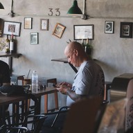 Cafe'33