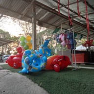 บรรยากาศ ร้านป้ามะลิ น้ำตกริมทาง