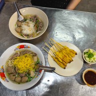 เมนูของร้าน ก๋วยเตี๋ยวเฮียธง ลูกชิ้นเนื้อวัว