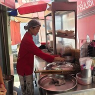 บรรยากาศ กิมง้วนลูกชิ้นปลา (MICHELIN Bib Gourmand) จอมทอง