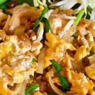 คุ้มผัดไทย(โคตรคุ้ม) byกวักข้าว บ้านแม่ย่อยสันศรี