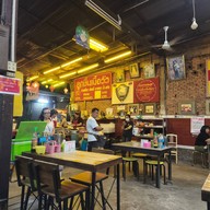 บรรยากาศ ก๋วยเตี๋ยวเฮียธง ลูกชิ้นเนื้อวัว
