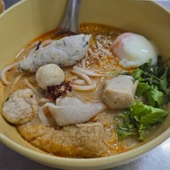 เมนูของร้าน กิมง้วนลูกชิ้นปลา (MICHELIN Bib Gourmand) จอมทอง