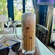 เมนูของร้าน The Bridge Bar & Bistro