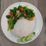สี่แยกหมูกรอบ