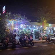 หน้าร้าน ป๋านิจอาหารป่า