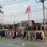 ตลาดเดินเล่นกรุงเทพกรีฑา