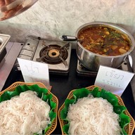 ร่มไม้บุฟเฟ่ต์