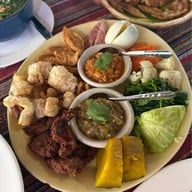 แกงร้อนบ้านสวน