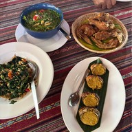 แกงร้อนบ้านสวน