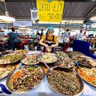 หน้าร้าน ก.กิ๊ก ลาบยำ  ตลาดนัดเจ้าพระยา