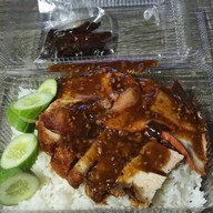 ข้าวหมูแดงหมูกรอบ ศรีวัช เชิญชิม รามอินทรา