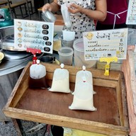 บรรยากาศ หอมเจริญ x โก๋เปี๊ยะ อาหารเช้าลาดพร้าว