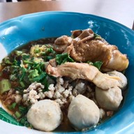 เมนูของร้าน ก๋วยเตี๋ยวบ้านแม่ หัวทุ่ง นครปฐม สาขา 1 หัวทุ่ง นครปฐม