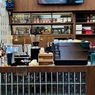 CHOM32’cafe นวลจันทร์ 32