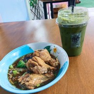 เมนูของร้าน ก๋วยเตี๋ยวบ้านแม่ หัวทุ่ง นครปฐม สาขา 1 หัวทุ่ง นครปฐม