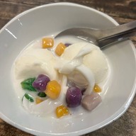 ลิ้มบัวลอยกะทิสด